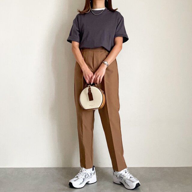 GUドライワイドTとブラウンスラックスコーデ