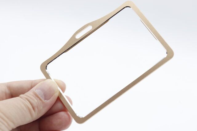 100均ダイソーの金属製IDケース