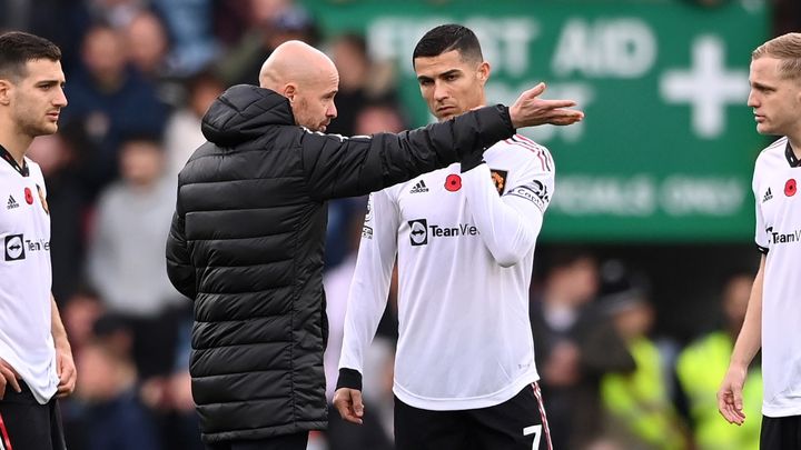 「ロナウド冷遇でテンハフ監督はユナイテッド全選手の尊敬を失った」 スナイデルが持論