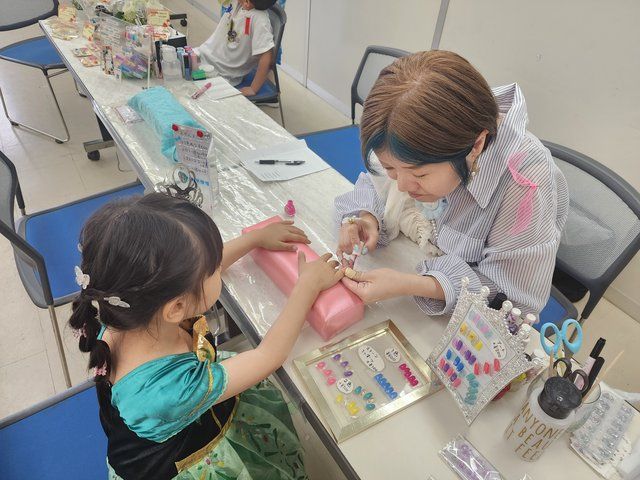 キッズネイルや手作りコスメ、ふわふわリボンクラウンなども