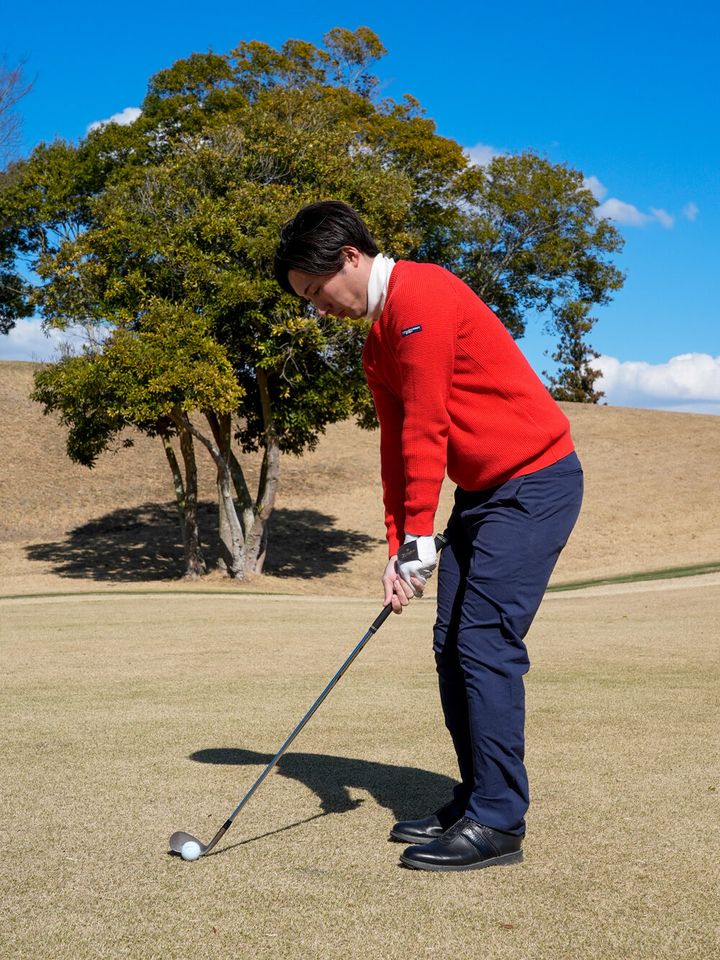 いつもヒザを少し深く曲げて、体の重心を下げるだけ！ バンカーの超簡単ワンポイント