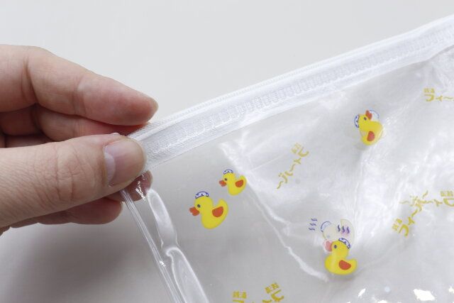 セリアのPVC ファスナーポーチ 16×19.5cm お風呂のデザイン