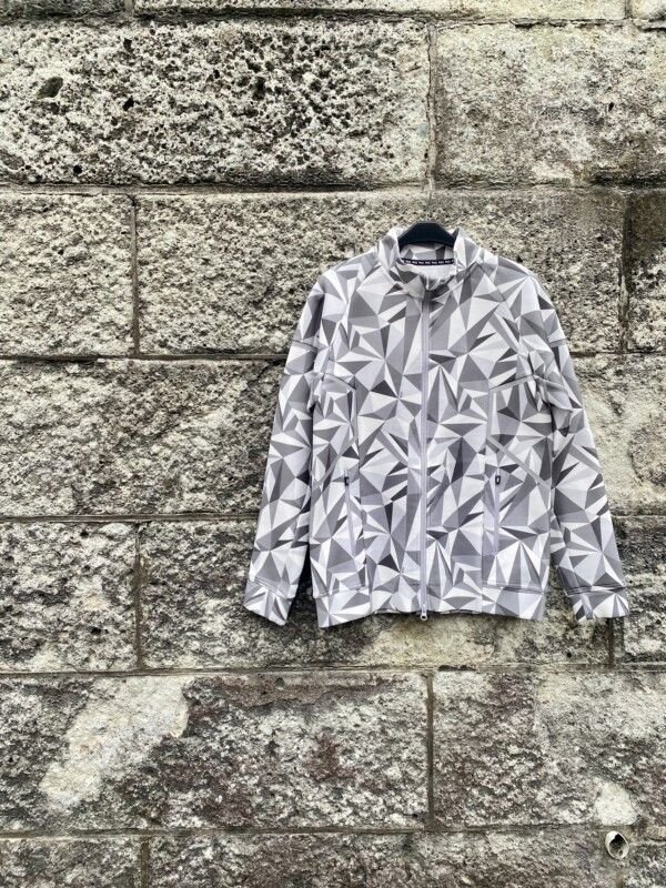 ゴルフでも街でも使える1着！パーリーゲイツの“春ブルゾン”