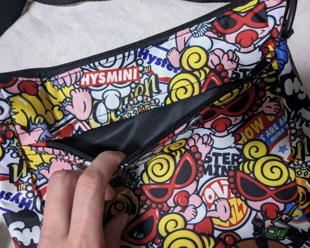 ヒスミニショルダーバッグの外ポケット