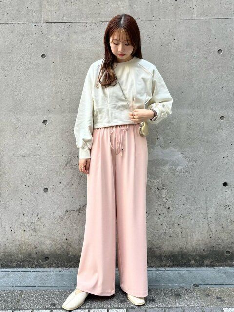 春のカラーパンツコーデ
