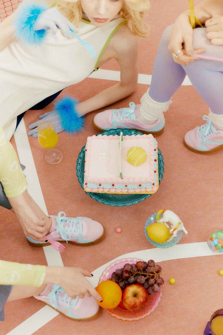 画像: FILAの「COURT DASH」が別注モデルとして登場