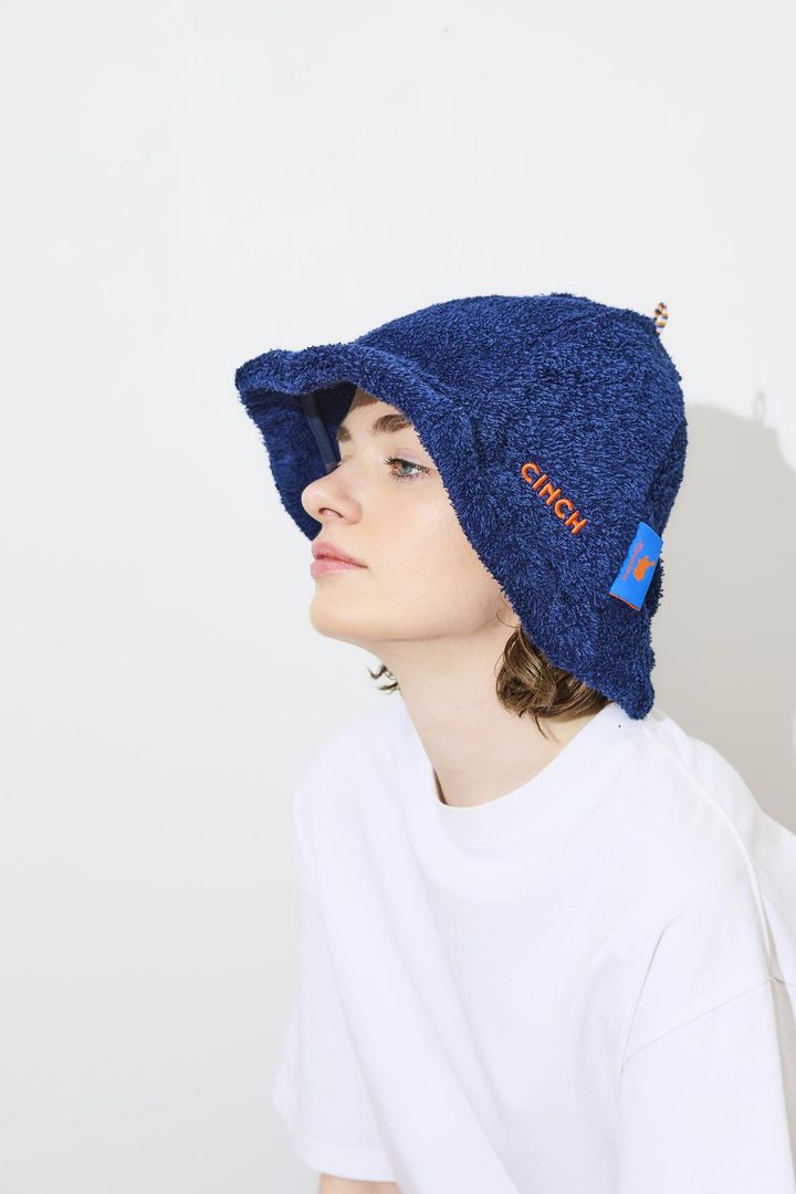 画像: サウナハット￥9,790（税込）※ネイビー（刺しゅう入り）は5/3（金）よりシンチのみでの発売。 出典：ヒポポタマス