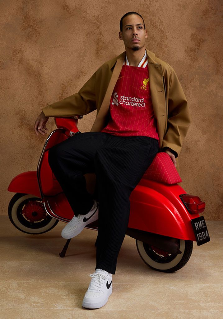 プレミア最速！リヴァプールが2024-25新ユニフォームを発表 「伝説の80年代ユニ」を彷彿のデザイン