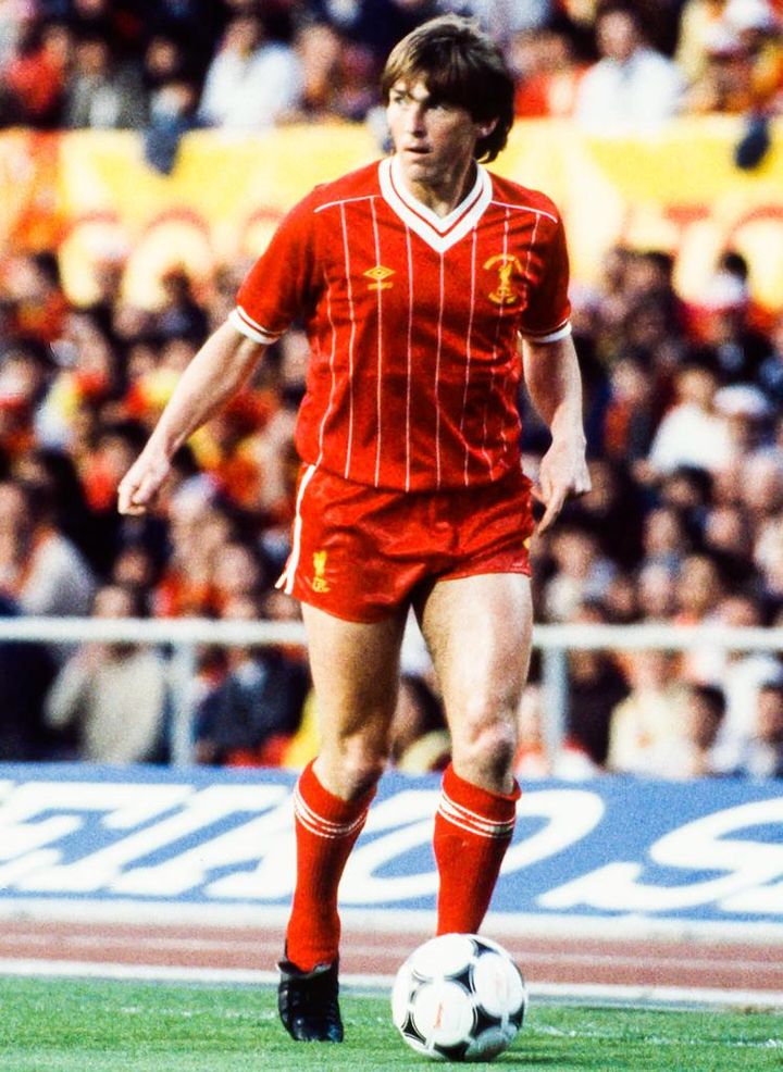 プレミア最速！リヴァプールが2024-25新ユニフォームを発表 「伝説の80年代ユニ」を彷彿のデザイン