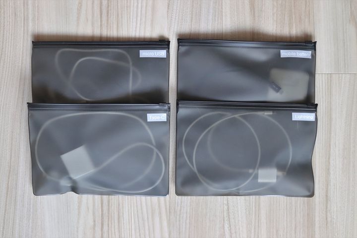 充電ケーブルをEVAケースに仕分けて収納