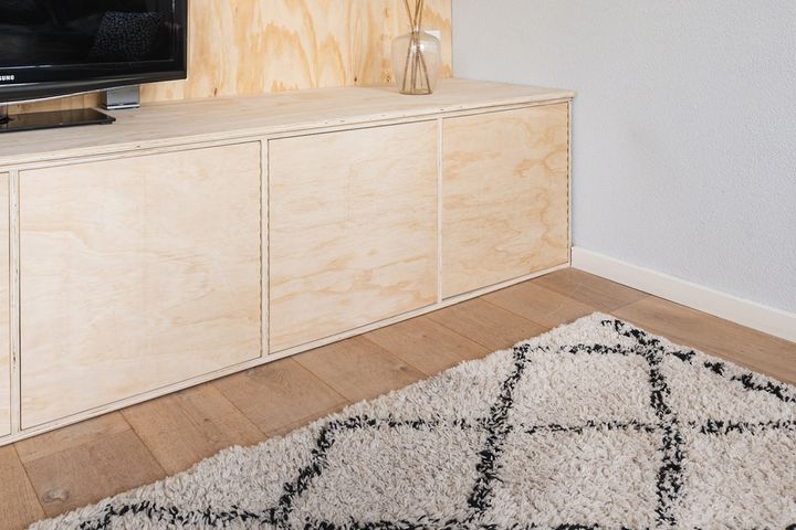 テレビの前に敷いたシャギーラグ