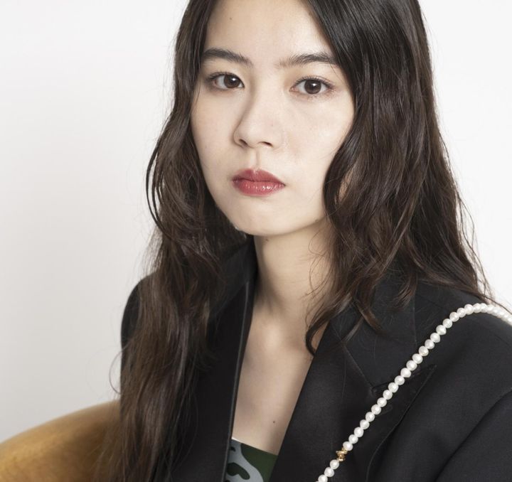 画像: 【アティセッション】ディレクター 四谷奈々可さん 1998年生まれ、25歳。2020年ユナイテッドアローズ入社。販売員と並行して、2022年春夏より【ビューティー＆ユース ユナイテッドアローズ】のWEB限定ラインの商品企画を行う。2024年【アティセッション】ディレクターに就任。