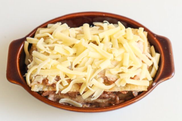 さば缶の油揚げラザニア レシピ チーズをトッピングしてトースターで焼く