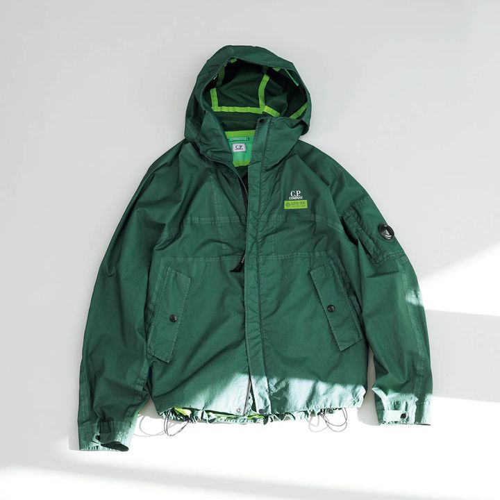 〈C.P.COMPANY〉のナイロンパーカ