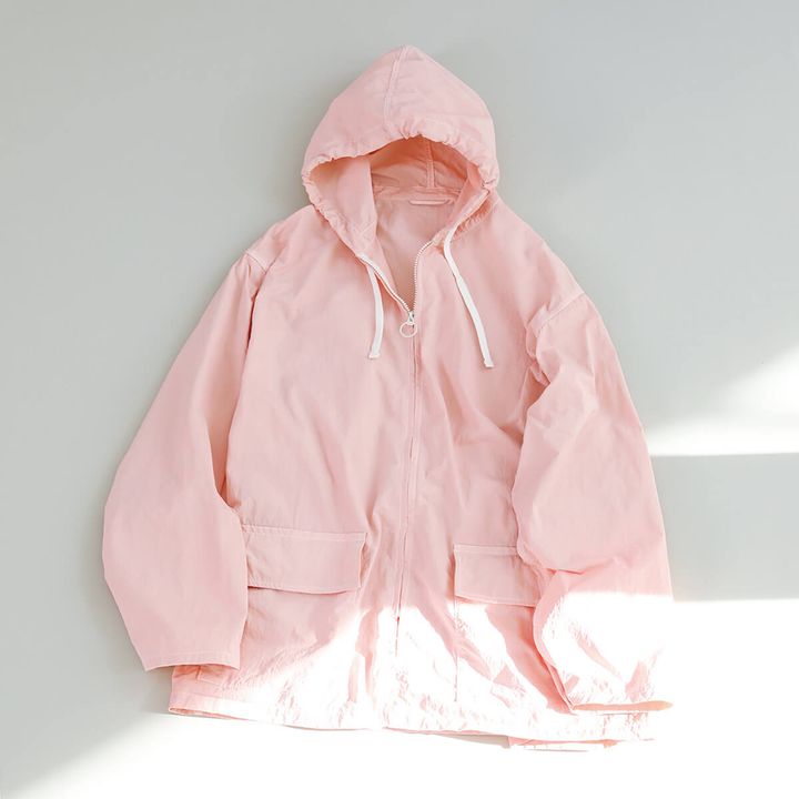 〈KAPTAIN SUNSHINE〉のナイロンパーカ