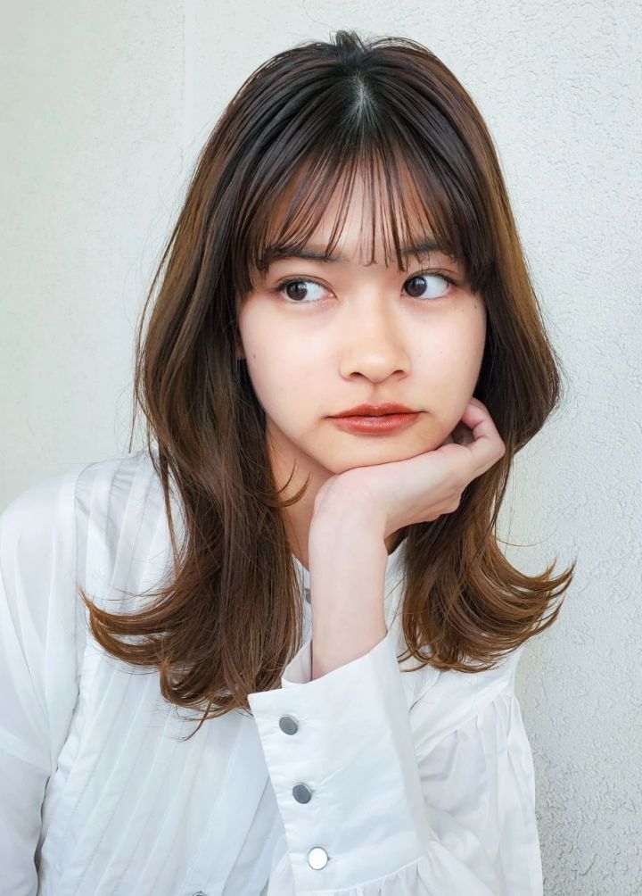 ミディアム ヘア 髪型 ヘアスタイル 前髪あり くびれヘア