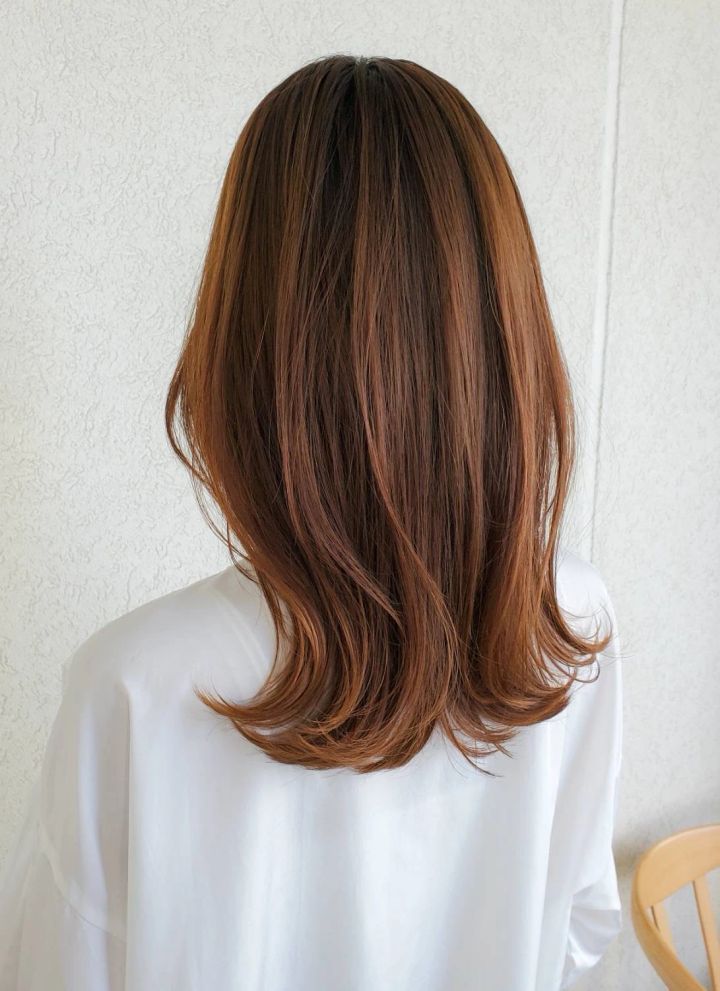 ミディアム ヘア 髪型 ヘアスタイル 前髪あり くびれヘア