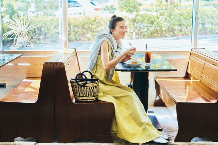 コンジェ ペイエ アデュー トリステスのノースリーブワンピース