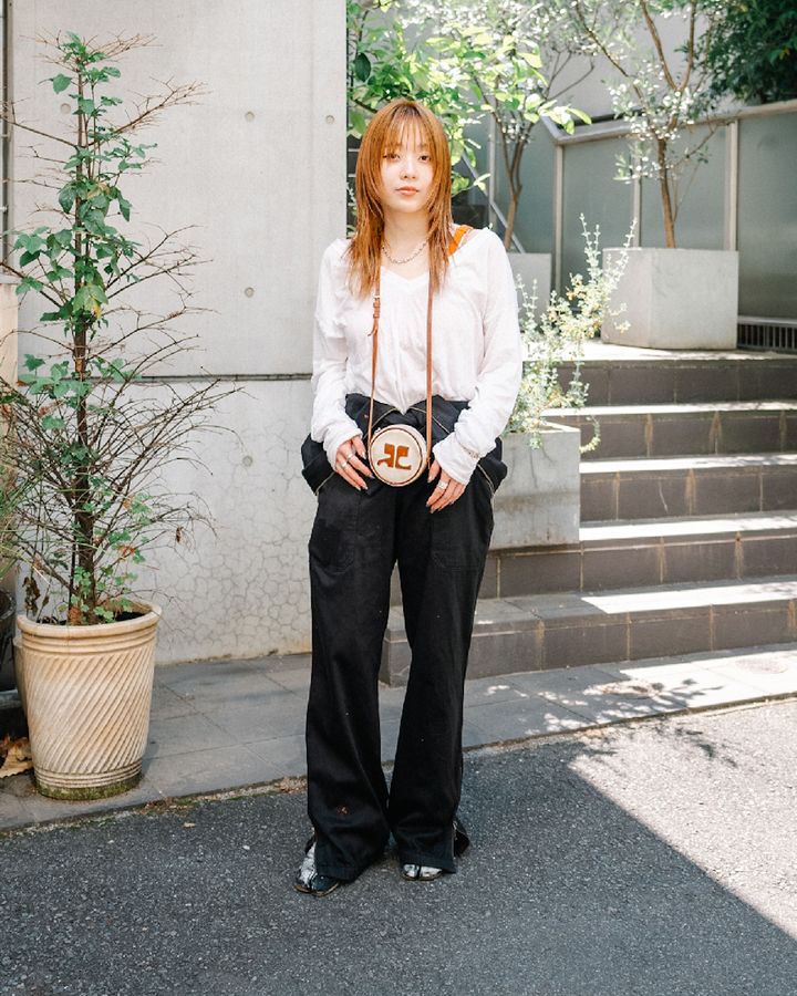 初夏に着たい“ジャンプスーツ”のお手本コーデ5選。柄、素材が豊富＆一着で着映える【TOKYO SNAP】