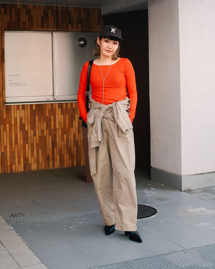 初夏に着たい“ジャンプスーツ”のお手本コーデ5選。柄、素材が豊富＆一着で着映える【TOKYO SNAP】