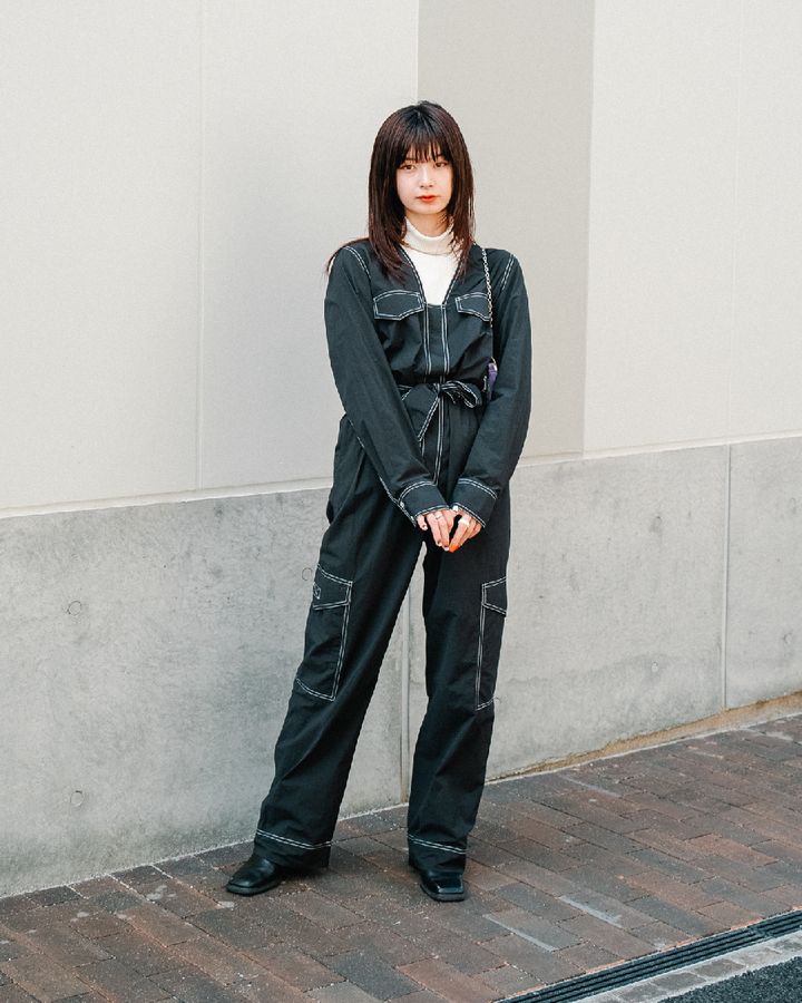 初夏に着たい“ジャンプスーツ”のお手本コーデ5選。柄、素材が豊富＆一着で着映える【TOKYO SNAP】