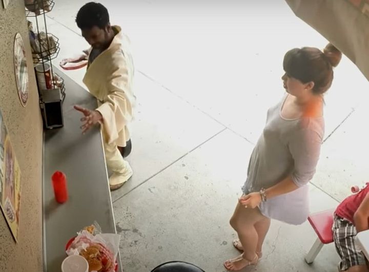 「Jedi Force Prank」のワンシーン（出典：「MagicofRahat」）