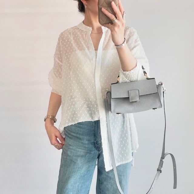 ノスタルジア「シアーシャツコーデの女性１」