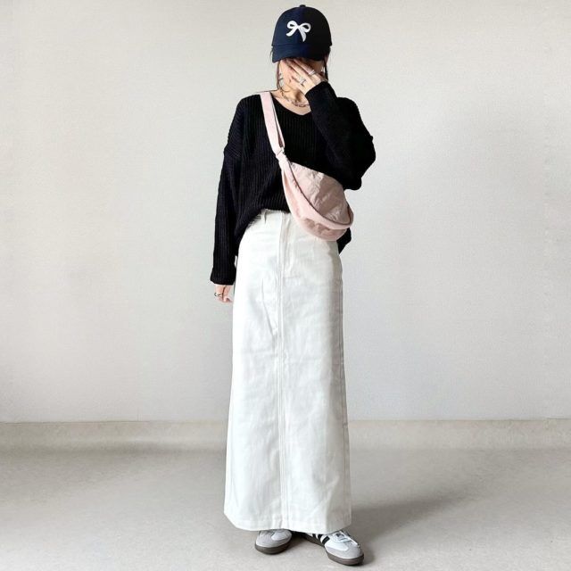 UNIQLO「ラウンドミニショルダーコーデの女性4」