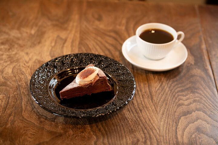 築100年の秩父の古民家をリノベーション。洗練した空間の「泰山堂カフェ」