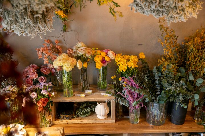 都内からもアクセス◎ フラワーショップ併設の「256nicom」で色鮮やかなカレー＆パフェを