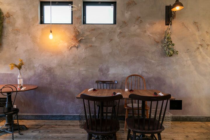 都内からもアクセス◎ フラワーショップ併設の「256nicom」で色鮮やかなカレー＆パフェを