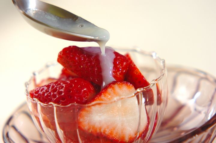 イチゴの手作り練乳がけの作り方2