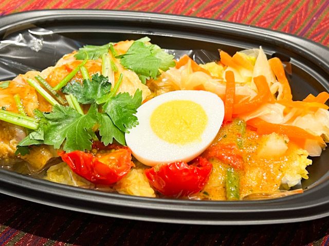 「タイ風鶏肉の炊き込みご飯 （カオ・モック・ガイ） 