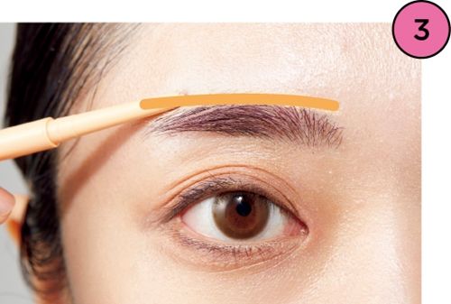 3.眉上の肌ノイズをカバー