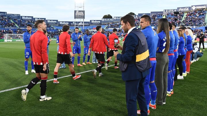 「母の日」だから！ヘタフェ選手たちが母親と手を繋いで入場する素敵なシーン