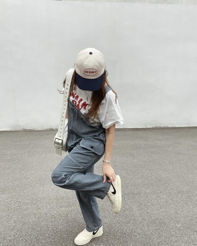 ロゴリンガーTシャツ×しまむらの「ヒッコリーコクーンサロペットパンツ」