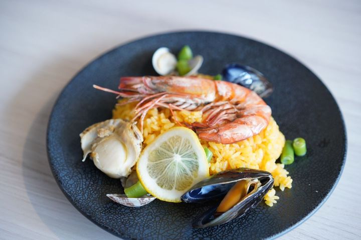 「海の幸のパエリア（大盛り）」2300円