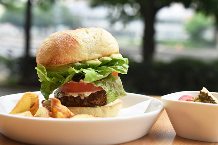 「大豆ミートのヴィーガンバーガー」1100円