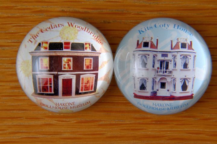 ガラスマグネット各715円