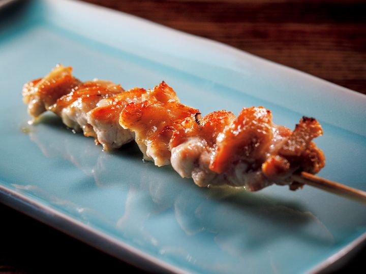 銀座『銀座バードランド』の「手羽元 天然鮎の魚醤焼き」