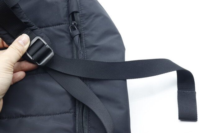 リュックサックの紐