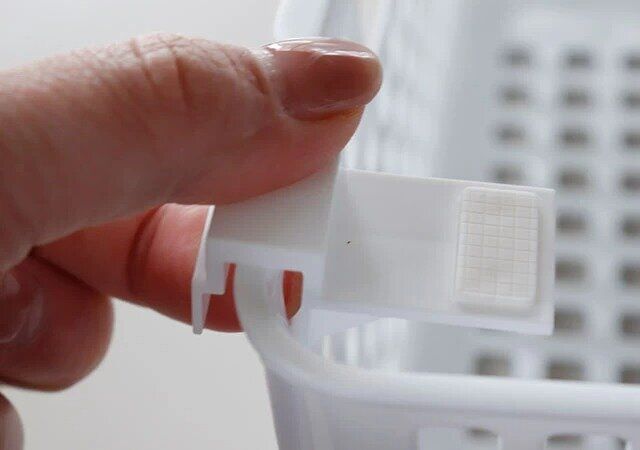 ダイソーののせて積み重ねパーツはカゴのフチにパーツを設置