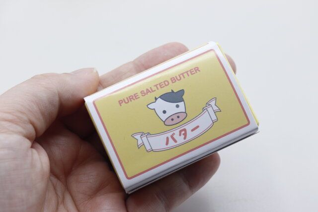 セリアの木製の知育おもちゃのバターの箱風紙のデザイン