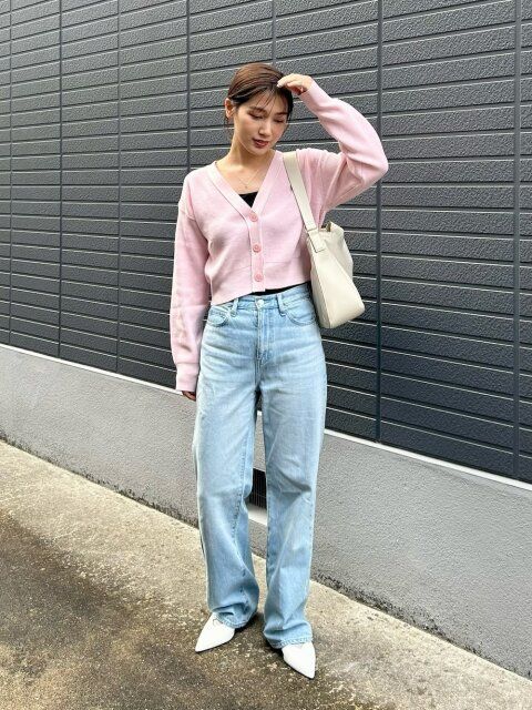 今おしゃれな人が選んでるのは「ワイドデニム」！春夏のキレイめ