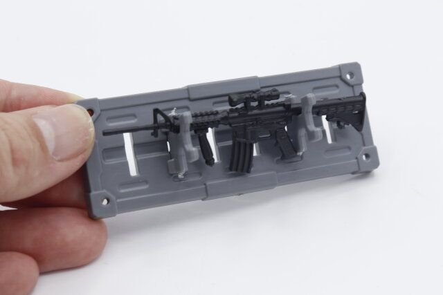 セリアの本格的なミニチュア アサルトライフル