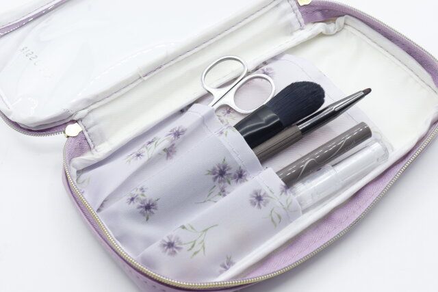 ダイソーのプチプラでお洒落なポーチ