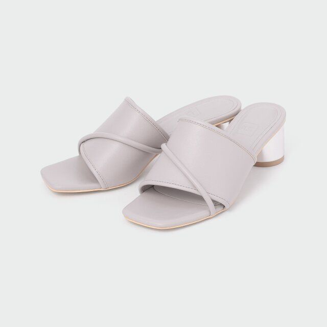 PLSTの値下げシューズ