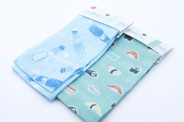 ダイソーのてぬぐい（ラムネ）とてぬぐい（寿司）