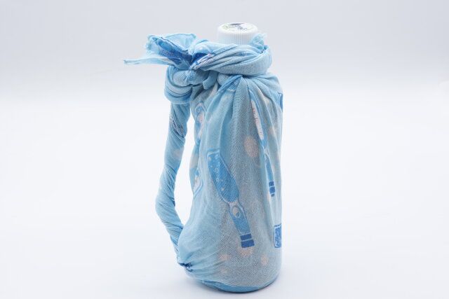 ダイソーのてぬぐい（ラムネ）で作った取っ手付きペットボトルホルダー