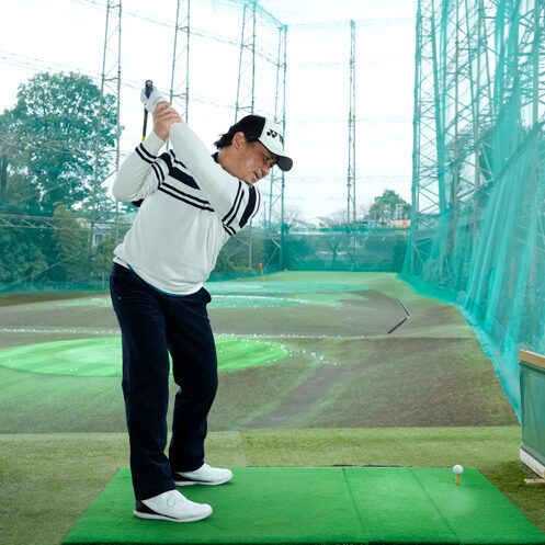 スコアメイクの大敵！ 「スライス」はボールから遠い位置に両手を上げれば直る！